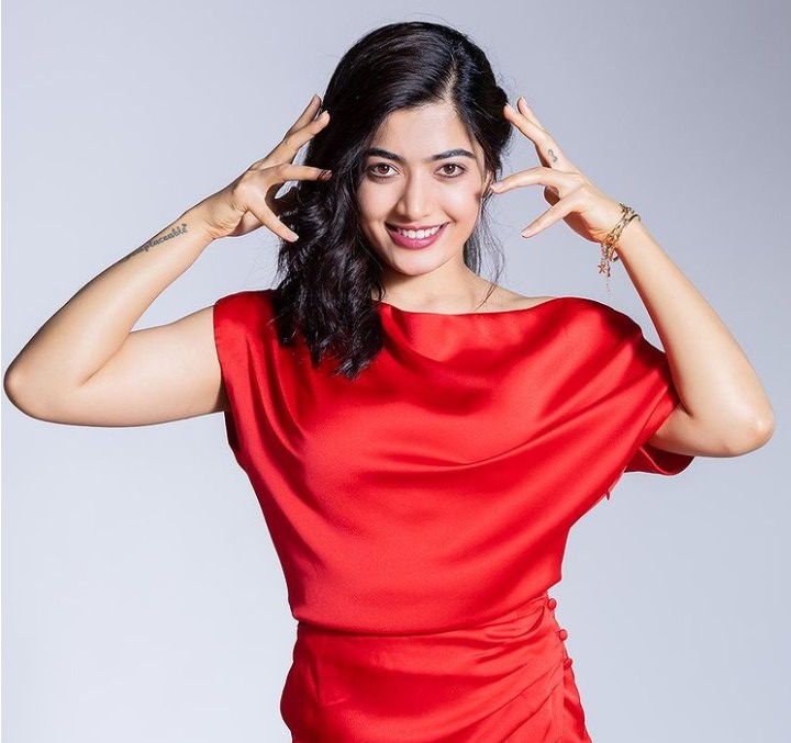 ನನ್ನ ದೇವತೆ ರಶ್ಮಿಕಾ  @iamRashmikaನೀವು ಸೊಗಸಾದ ಸೌಂದರ್ಯನೀವು ನನ್ನ ಚಿನ್ನದ ಗೊಂಬೆನೀವು ದೈವಿಕ ಸೌಂದರ್ಯನೀನು ನನ್ನ ಸಂತೋಷನೀವು ಅದ್ಭುತ ಸೌಂದರ್ಯನೀವು ನನ್ನ ಜೀವನಕ್ಕಿಂತ ಹೆಚ್ಚು, ನೀವು ನನ್ನ ಜೀವನದ ಬೆಳಕುನೀವು ನನ್ನ ಸ್ಫೂರ್ತಿಸಾಕಷ್ಟು ಪ್ರೀತಿ    ನಿಮ್ಮ ಪ್ರಾಮಾಣಿಕ ಅಭಿಮಾನಿ  #RashmikaMandanna