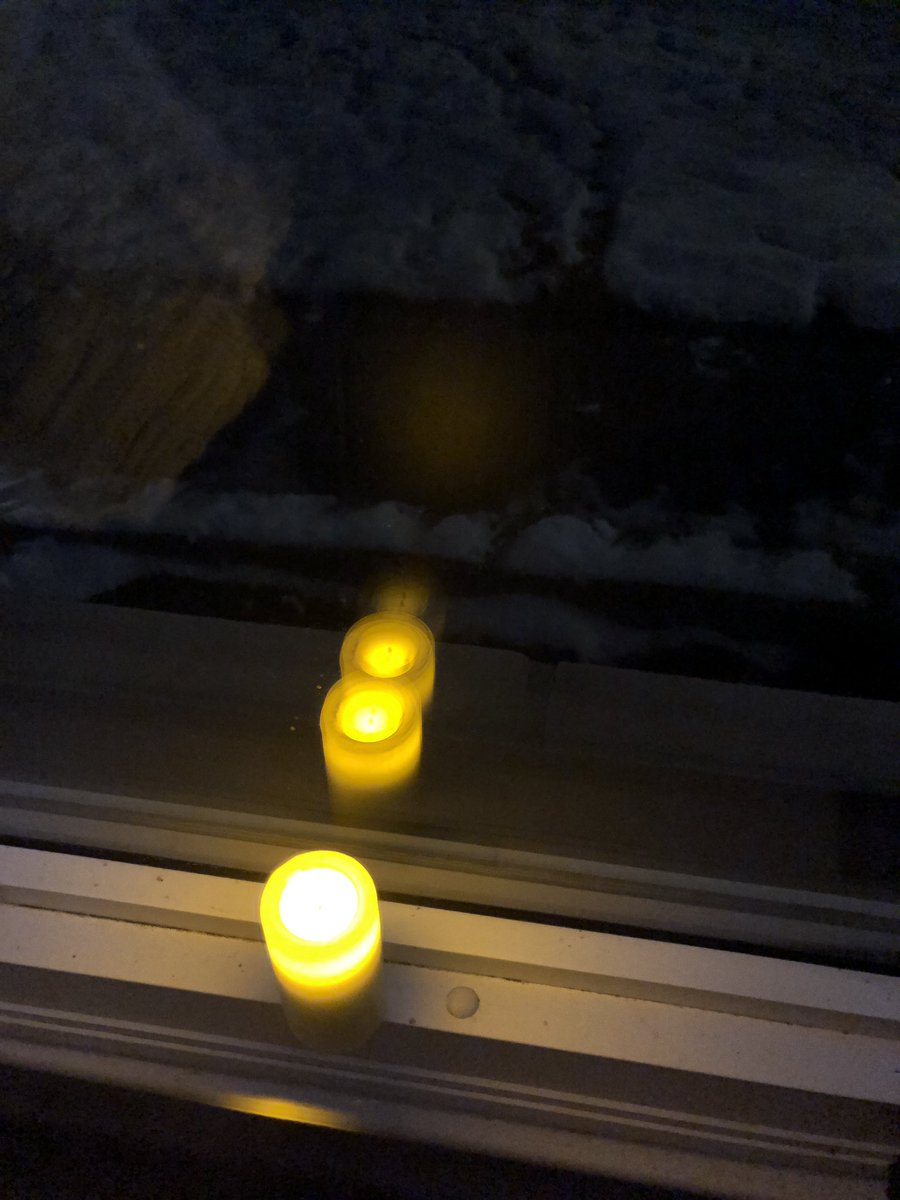 CoachChrysler's tweet photo. I stand with women experiencing violence and to honour those who have been lost to violence. #herlight #onespark https://t.co/r6ucfNsLsi