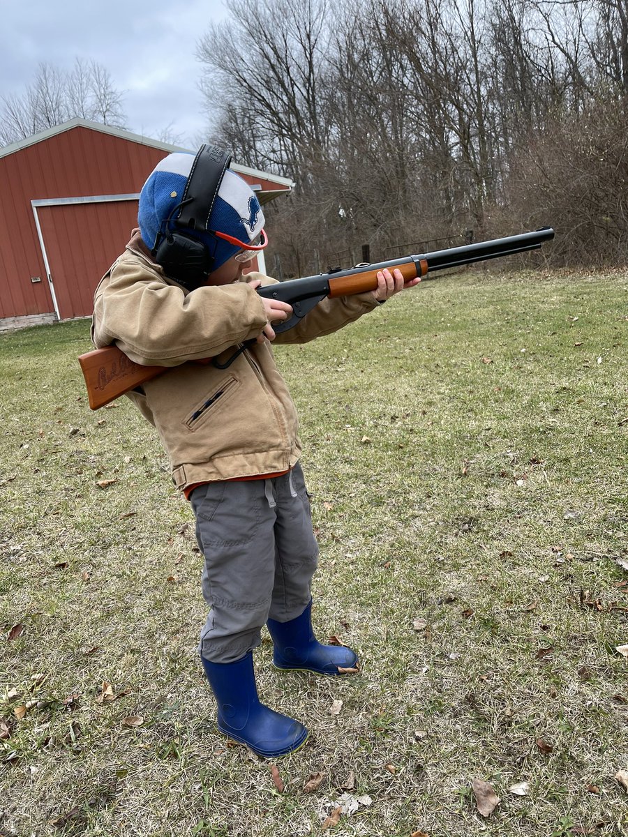 Barnabasbrown's tweet photo. Has some fun today getting in a little practice with the son! https://t.co/1xAUBZnGQq