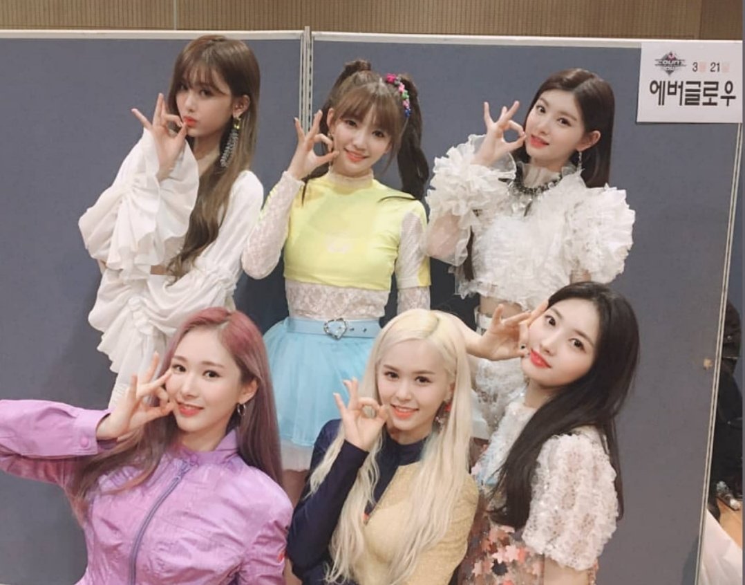 Evermoon_youth's tweet photo. โญโ โello! ๐พ๐ ๐๐๐ ๐ผ๐๐ผโโฝ๐๐๐โ! เผ โโญ #EMDebut โ #BBCEMDebut
Ha llegado nuestro turno de subir al fin, por primera vez al escenario presentando lo que es nuestro single debut "๐๐๐ ๐๐๐ ๐๐๐๐๐๐๐๐". https://t.co/zXdqXy6Iev