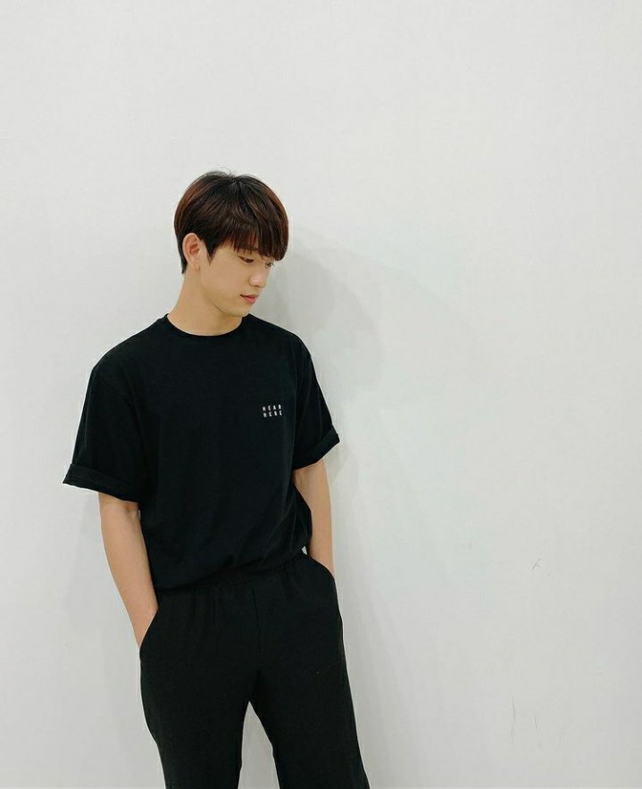 This year  #Jinyoung made 37 post on his Instagram page (jinyoung_0922jy) gaining an average of 1M likes per post and a total of 37.1M likes in 2020. @GOT7Official His 4 most liked post which all gained over 1M likes were: