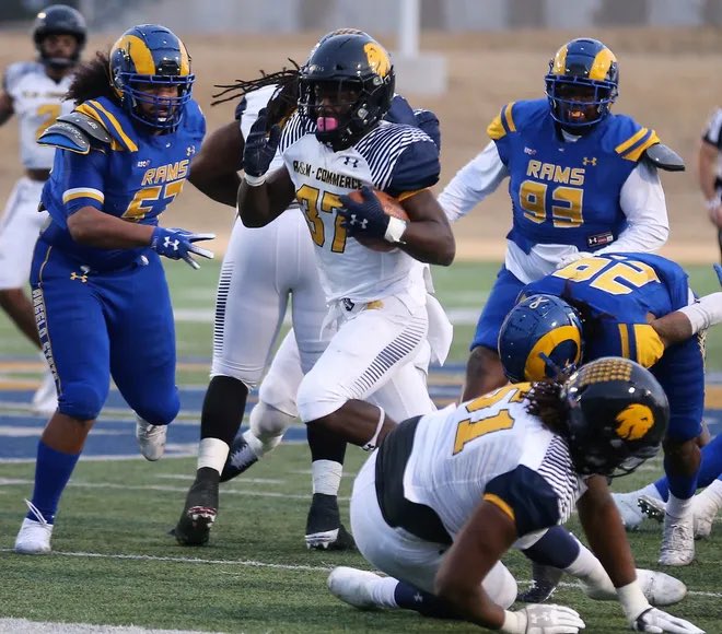 peytonellis71's tweet photo. I am proud to announce that I am committed to play football at Texas A&amp;M Commerce! Thank you to my family, teammates, and coaches who have helped me get to where I am!! #AGTG #GoLions @AnaeCoach @CoachBailiffFB @RiebockBilly https://t.co/sOC5IeYEYS