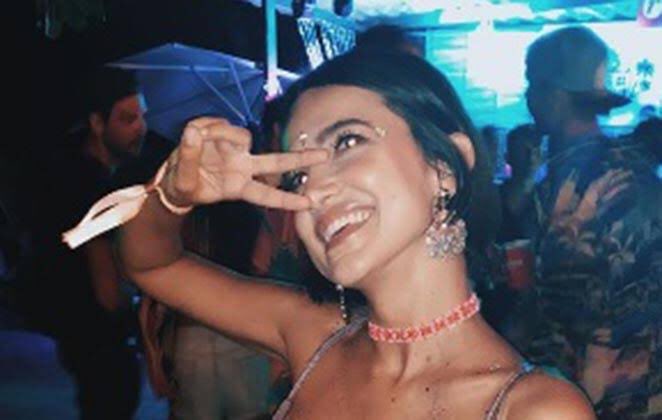 ManuGavassiInfo's tweet photo. Como sabem, o aniversário da Manu está chegando. Enviem um vídeo, de no máximo 10 segundos, desejando feliz aniversário OU uma foto segurando uma plaquinha escrito Feliz aniversário Manu.

Os vídeos/fotos deverão ser enviados até dia 20/12 através do link https://t.co/NbqliX92Bl https://t.co/xm1afuWkdU