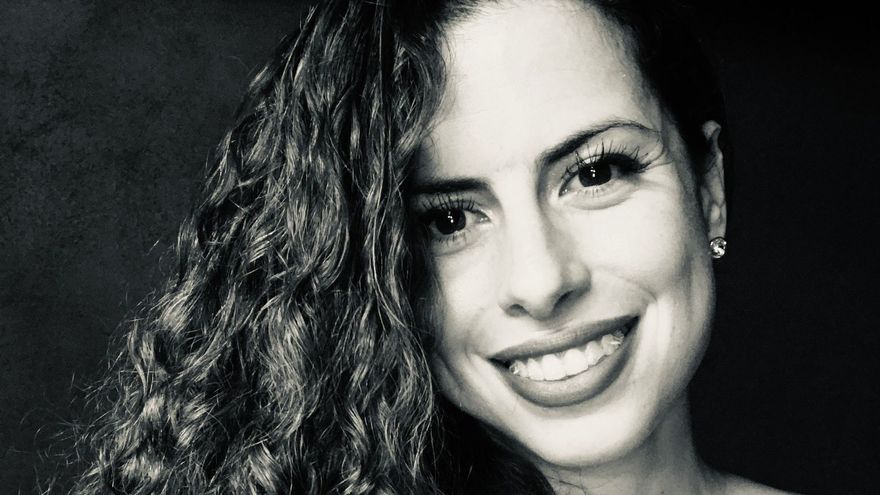 TenerifeAhora's tweet photo. 🎼🔉 Amanda Arteaga, chelista del Trío Nesoi: “Somos una generación que sigue luchando por aquello en lo que cree” #Cultura #LaLaguna https://t.co/ML1wpvrM7m https://t.co/eKLCFZqMxE