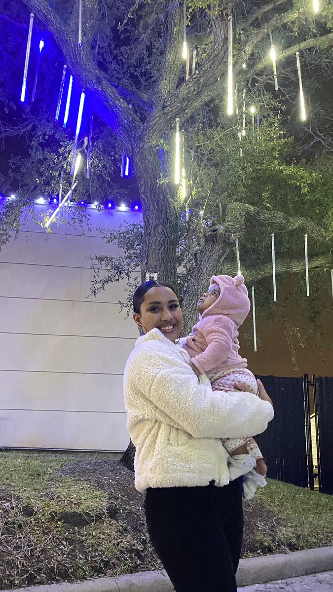 jaybcravey's tweet photo. The brightest 🌟s in my 🌌. 💙🥰 https://t.co/BwbGj3E3OG