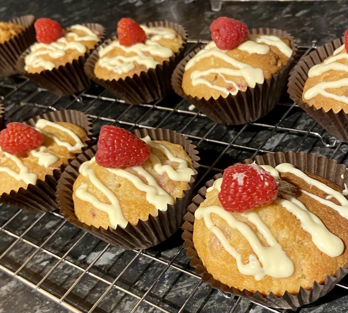 mi11ie1602's tweet photo. @HeSpeyside I made white chocolate and raspberry cupcakes 🙂 https://t.co/R4VsLTB1R7