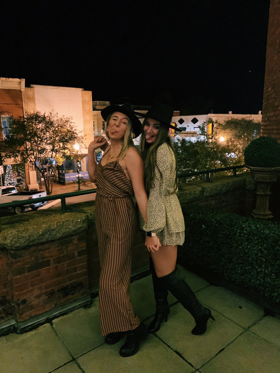 TrinityWhitfi11's tweet photo. Wouldn’t wanna spend my birthday with anyone else! 💕💕@hurdlehenderson https://t.co/zJIc9UI5q9