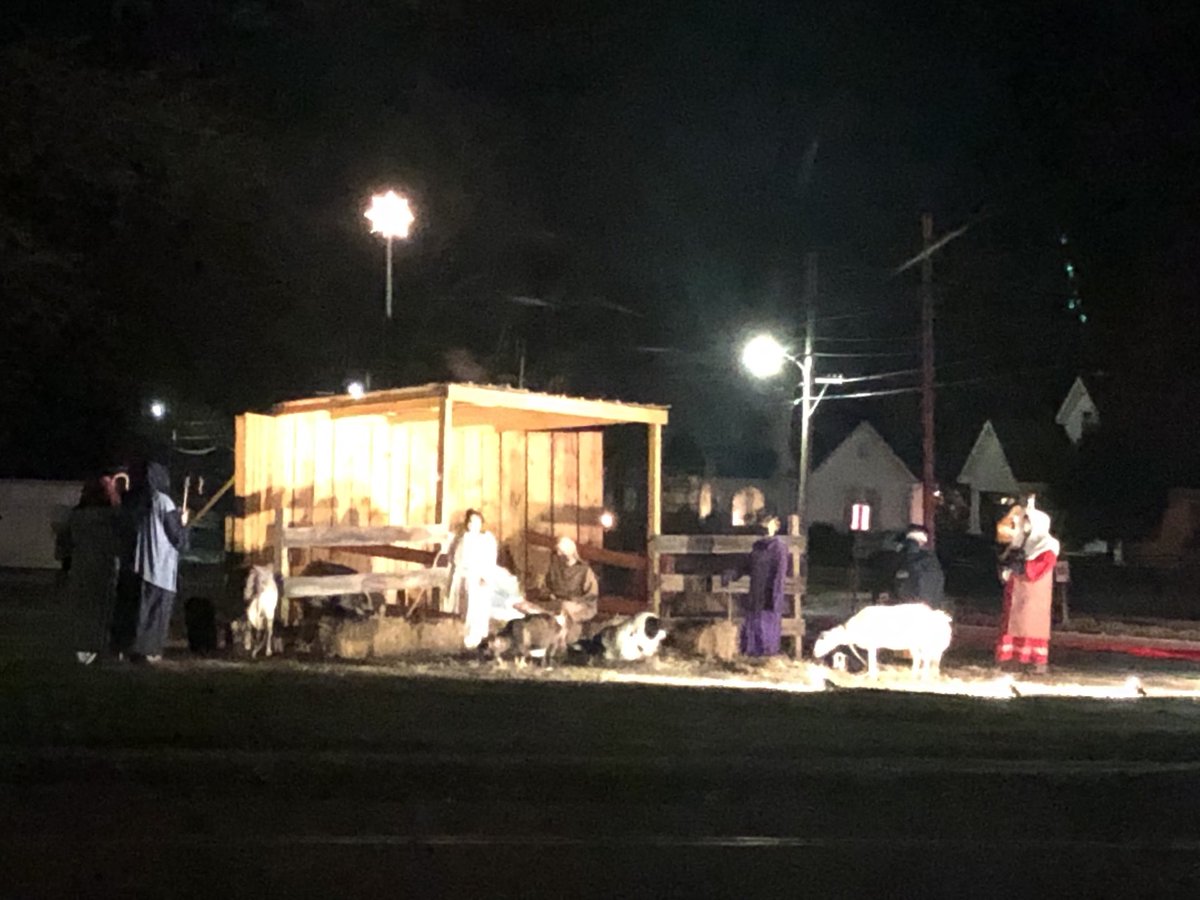 SteveVantrease's tweet photo. Christmas is about here.  Decorating our homes but recognizing and celebrating the real reason for the season.  Thanks to my church and the other churches that re-enact the  divine birth. https://t.co/nhaSiojsYe