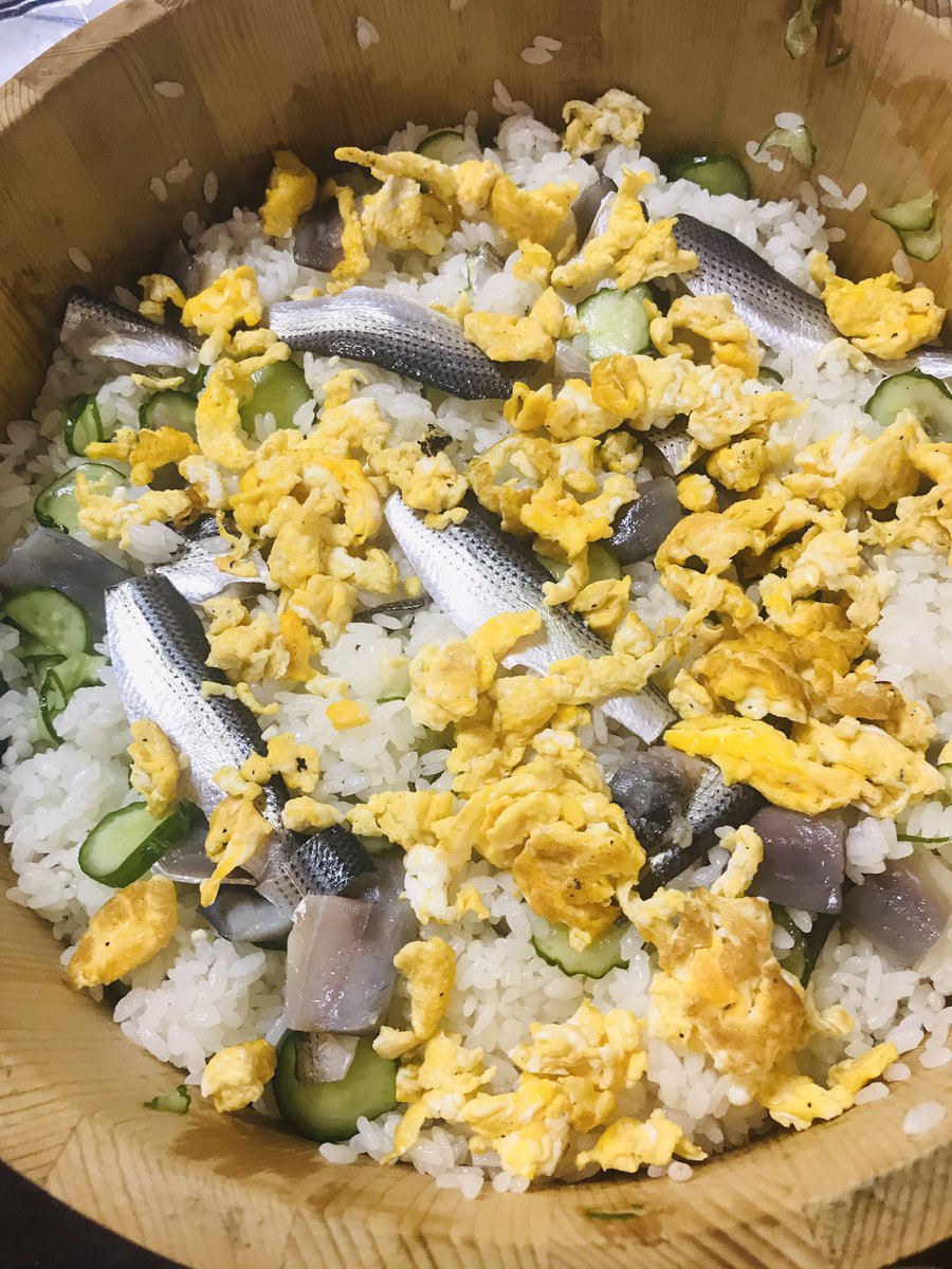 パピオ ありがとうございます 多分 コノシロ系では 一番の美味しいのが作れましたｴﾍﾝ コハダサイズだと 酢漬けにすると骨は気になりませんし 本当に美味しいです 後はコノシロサイズの研究してみます