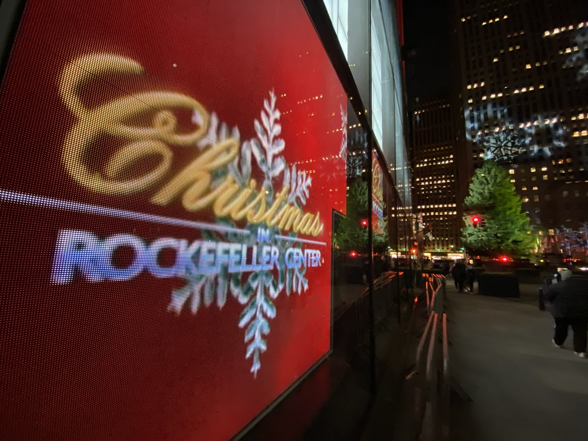 Finally, some pics from NYC to hopefully get people into the holiday spirit (if you were not already).