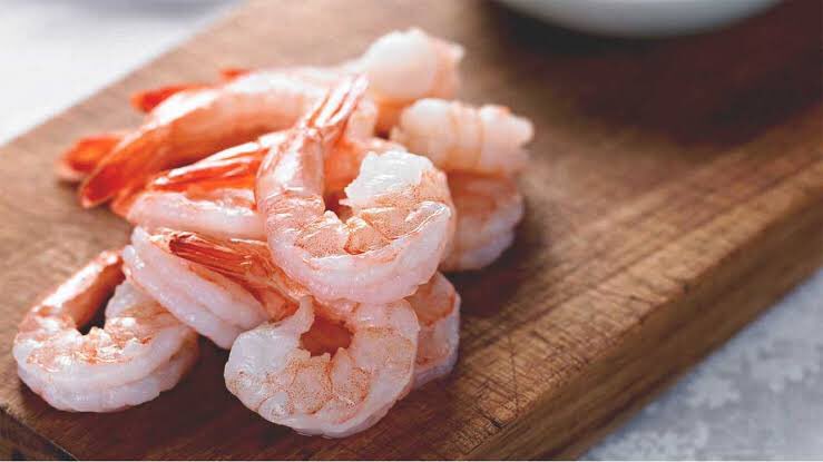 ——Shrimp - 17 cals per shrimpA little high in calories but do you realize just how much protein these have? They're %94 protein it's insane! An uncommon ingredient but absolutely worth it, if you want to up your protein intake make shrimps a part of your daily life