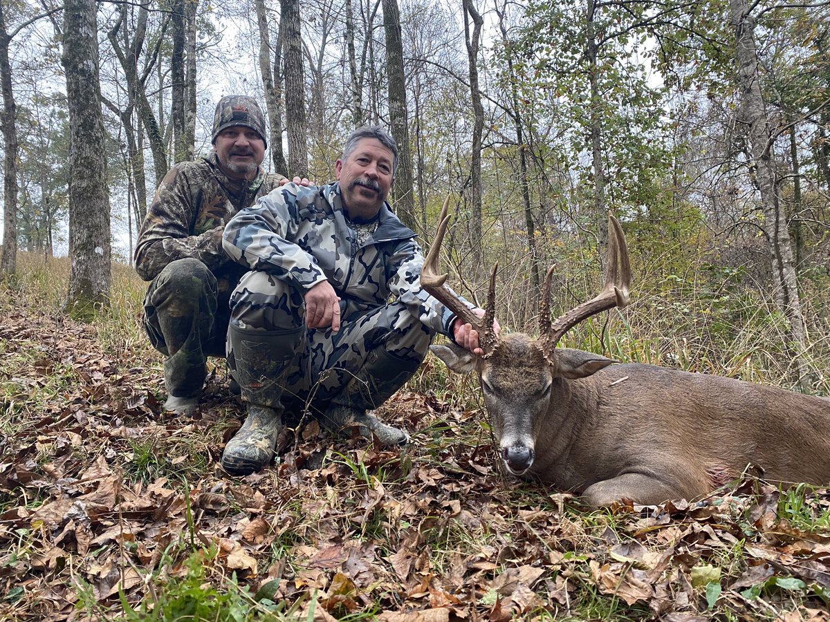 realbenmcdonald's tweet photo. I love to hunt but guiding is the next best thing....we knocked down some good ones this past week....even #JeterTheSilverLab approves! #CantStopAMule @KawasakiUSA @Realtree #RealtreeLife #GuideLife #WhatGetsYouOutdoors #OwnTheOutdoors #BuffaloOaks https://t.co/anEeEMVVos