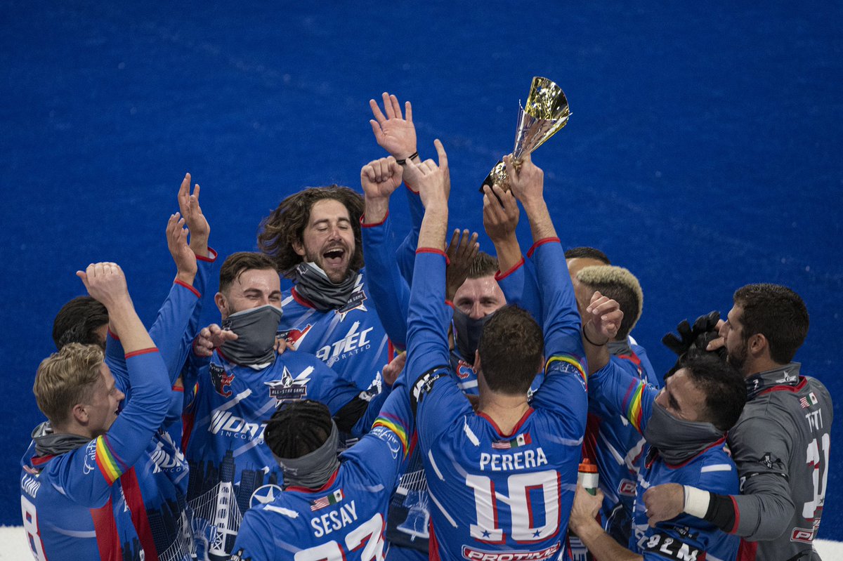 KCComets's tweet photo. What a night!! Thanks so much to the All-Stars for making the trip to KC and HUGE THANKS to all of the fans in person and online who made it such an amazing experience!! See you next time @MASLarena All-Stars!!! ⚽️⭐️💫 #maslasg #maslallstargame #masl #arenasoccer https://t.co/dfmFJ67itv