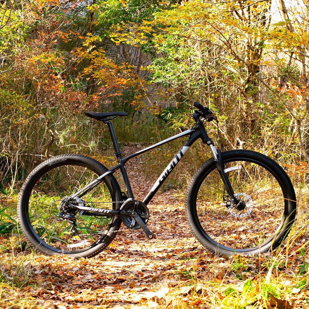 サイクルショップ Rabbit 入荷情報 21モデル Giant Atx 定価 54 000 Tax 軽量アルミフレームに内装式ケーブルで見た目もスポーティ セミブロックタイヤでダートから舗装路まで対応します ジャイアント マウンテンバイク 山が楽しい 山が呼んでる