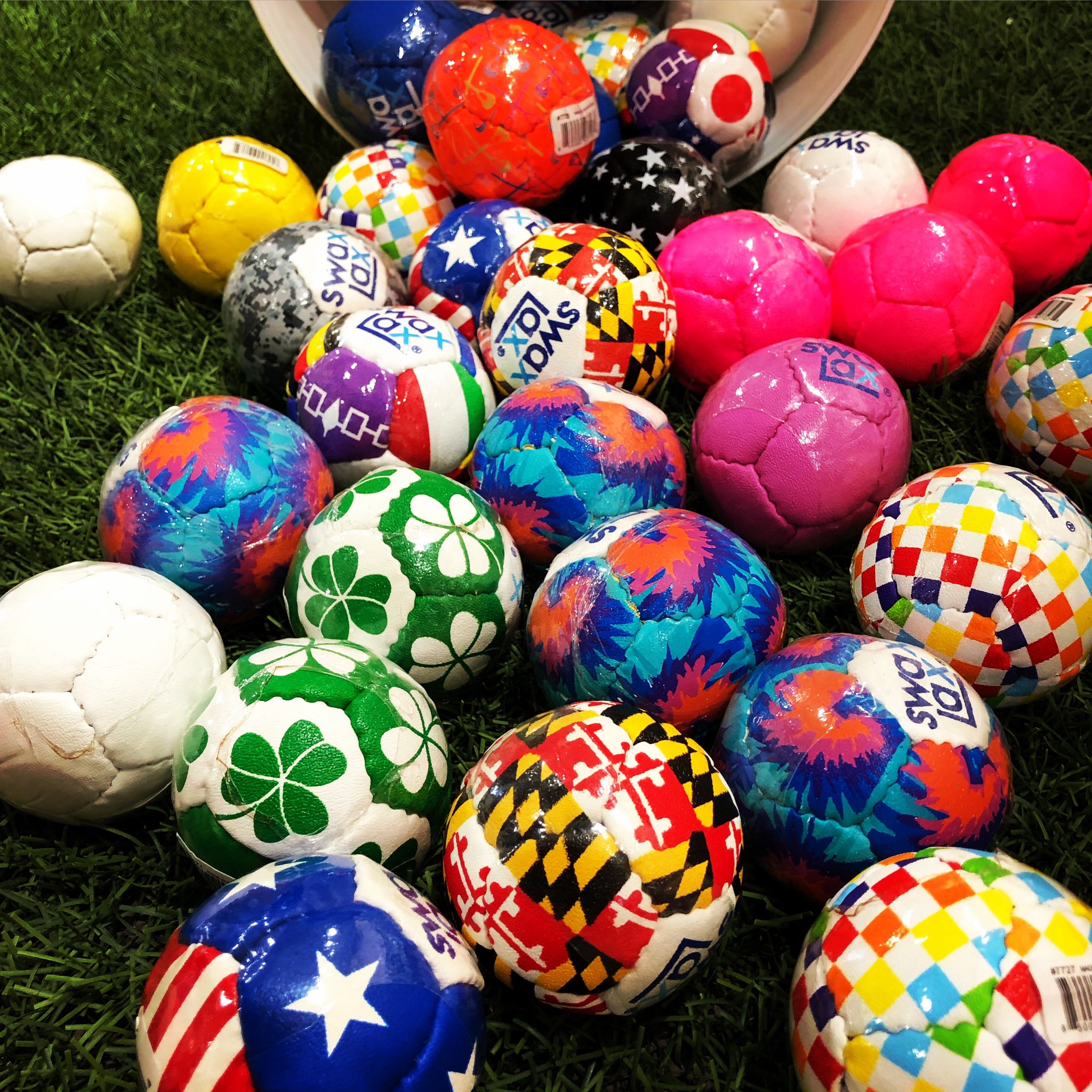 Laxkong 自主トレ アイテム Swaxlaxラクロストレーニングボール Us Lacrosse公認 お部屋でもスティクスキルを磨けるアイテム 布地の素材で安心 なんと公式球と同じ重量 オフ期間に仲間に差をつけよう Lacrosse Laxkong ラクロス