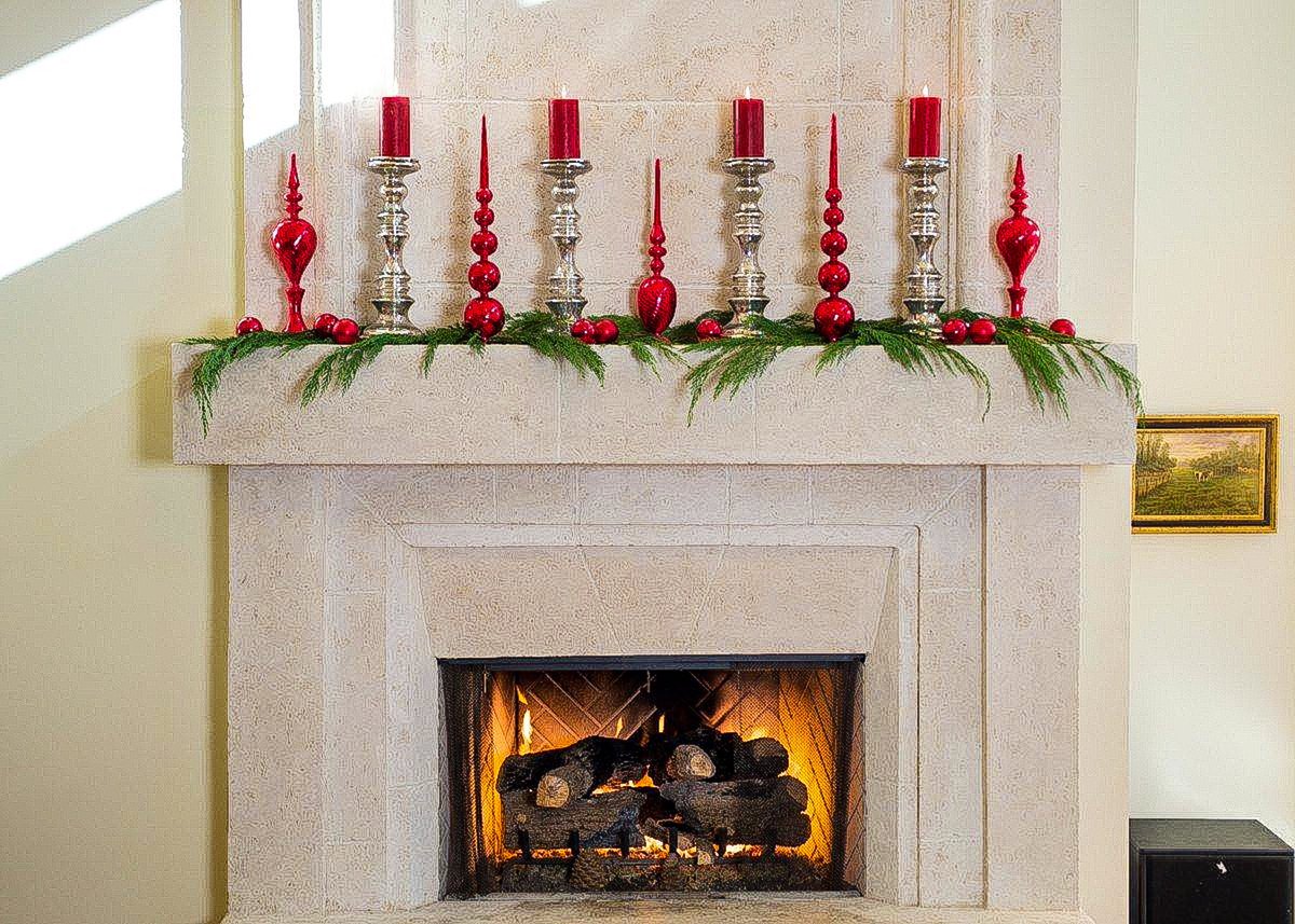 AmosEvents's tweet image. I love an elaborate greenery and bauble filled mantle, but the simplicity of this one makes it a favorite.

***See more of our red Christmas decorations on our previous posts***