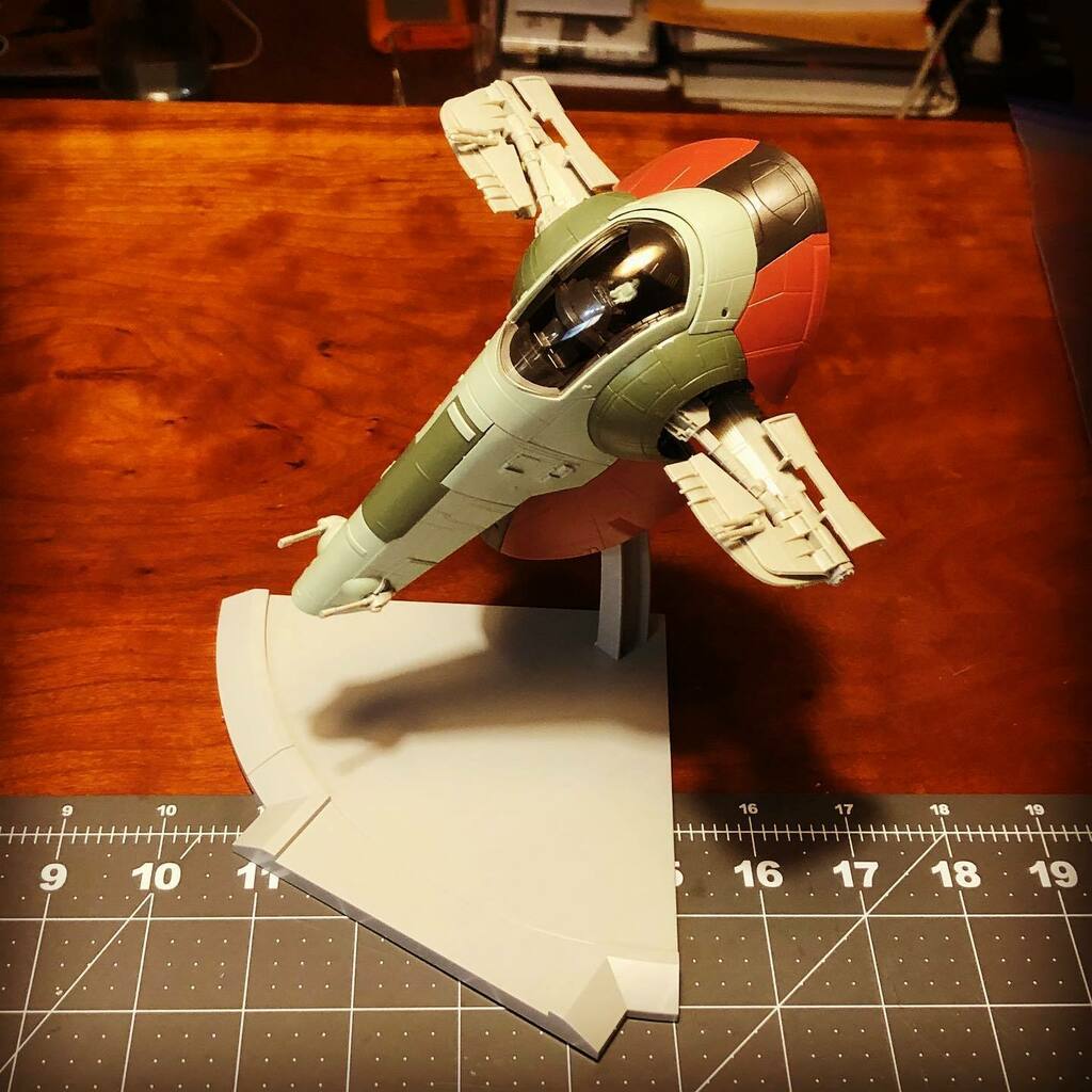lokimann's tweet photo. Stoked on my new model! Love putting these things together. Watched The Mandalorian while I worked on it! #thewanderingalchemist #themandalorian  #modelkits #bobafett #slave1 #starwars https://t.co/PWQILL8OaD #thewanderingalchemist https://t.co/8eMjIxt5Vv