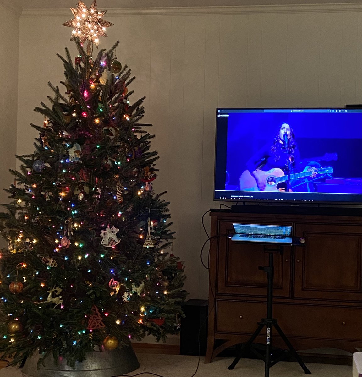 carolpipes's tweet photo. Love hearing so many talented musicians who join @AndrewPeterson every year for the Behold the Lamb of God concert. Missed being at the Ryman this year but glad we can watch the livestream in front of a cozy fire. #btlog https://t.co/kL7AsGYsfq
