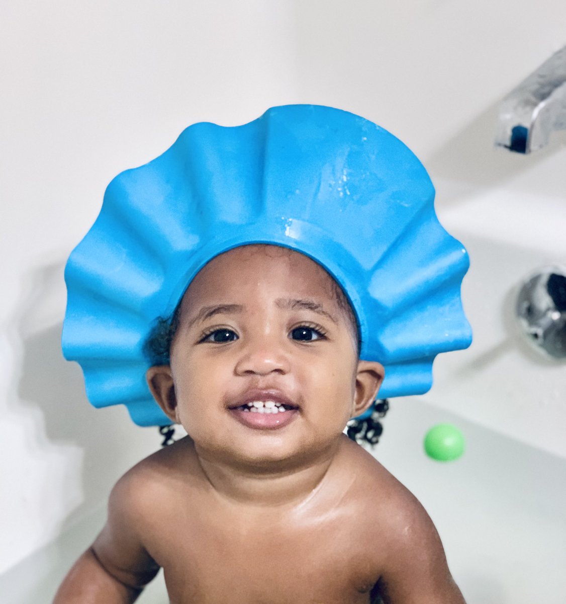 Hi, I’m Tash. I blog about Black motherhood (Breastfeeding, babywearing, baby-led weaning, cloth diapers), weight loss, self care, PPD, Montessori, Positive Parenting, Autism acceptance, booty shaking, & our Black millennial family dynamic on my IG  http://instagram.com/Supernova_momma 