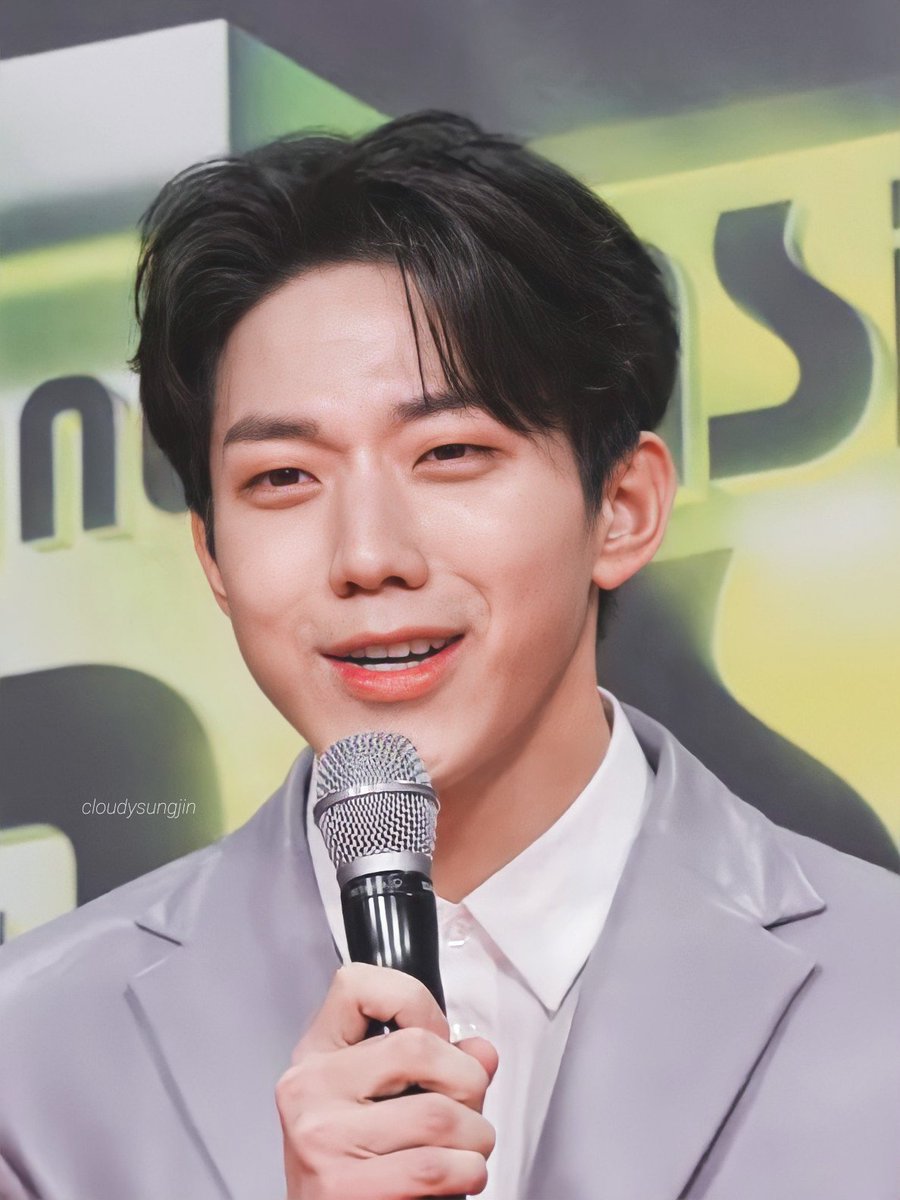 Dowoon at MAMA 2020201206a thread.