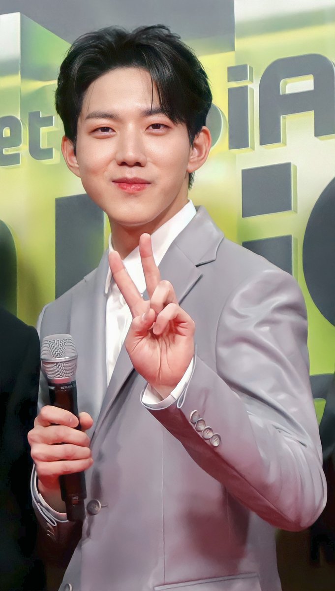 Dowoon at MAMA 2020201206a thread.