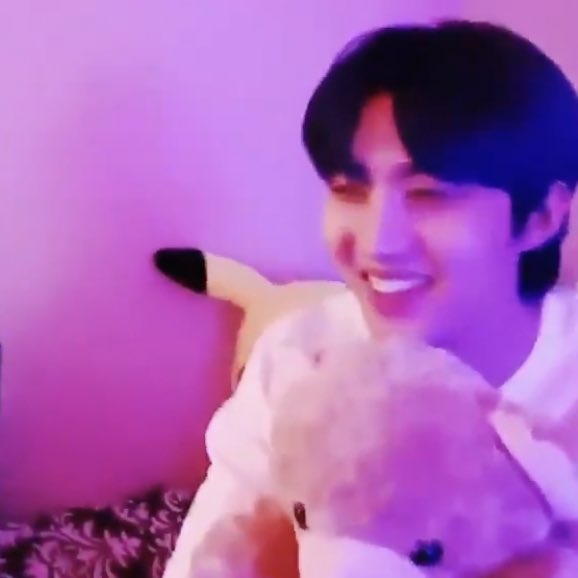 huithinker's tweet image. lq smiley hui with his teddy bear to bring serotonin to the feed