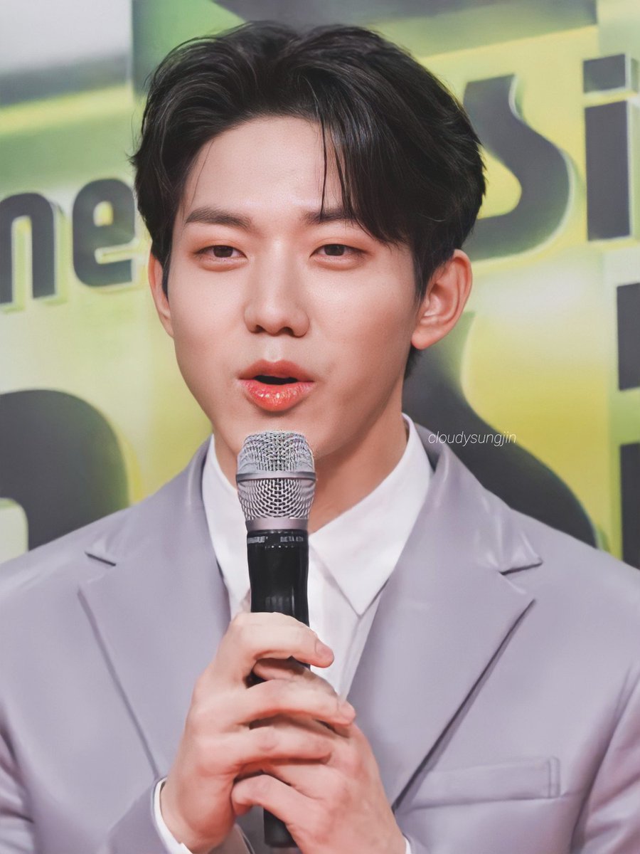 Dowoon at MAMA 2020201206a thread.