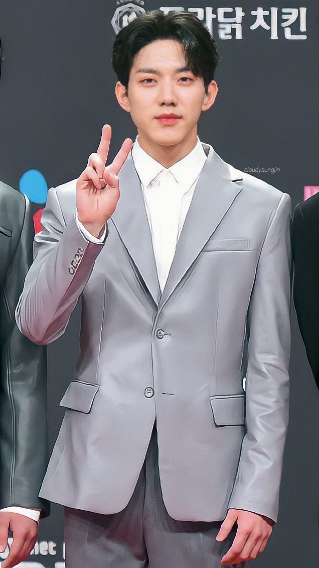 Dowoon at MAMA 2020201206a thread.