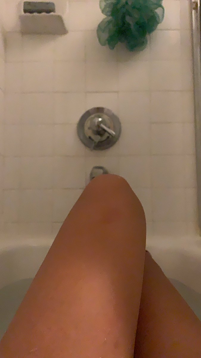 PRlNCESSASH's tweet photo. taking a hot bath. wouldn’t you disgusting pigs want a cup of my bath water to drink? 💋

findom finD humanatm cashslave https://t.co/MMSAHP0fyr