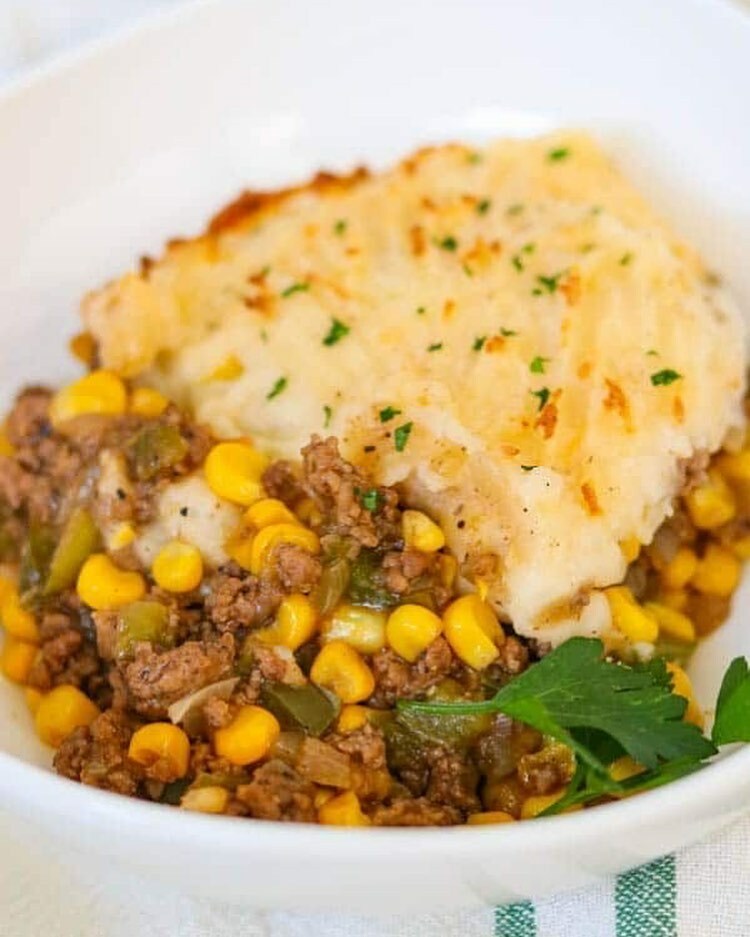 Need an easy, quick, and hearty family dinner this week! Look no further! This Easy Shepard's Pie is bound to please everyone!

PRINTABLE RECIPE IN PROFILE!

ift.tt/39MWLrf instagr.am/p/CIeoxz3pLdL/