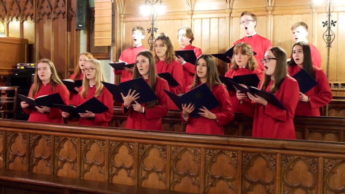 SECMusicSchool's tweet photo. Editing the Carol Service film is well underway and it will be ready to share with the whole community on Friday. The pupils were amazing and sang brilliantly #choir #Carols #Christmas https://t.co/AQxd9KpbfA