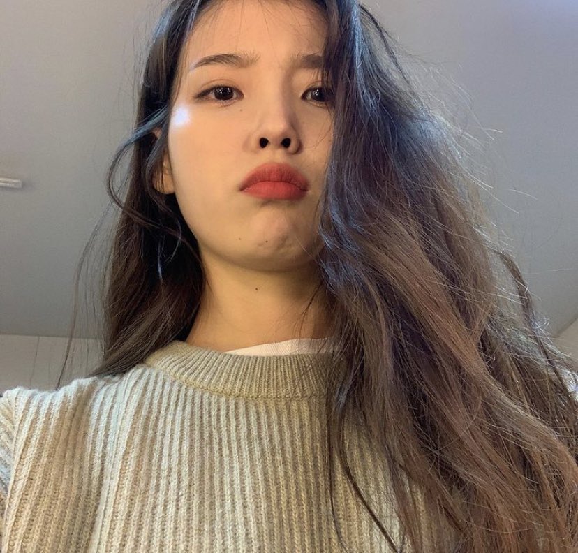 sujieunssi's tweet photo. she just called me ugly in 50 diff languages
i love u so much maam
#IG_Update #IU #이지은 https://t.co/QbLwVMv2en