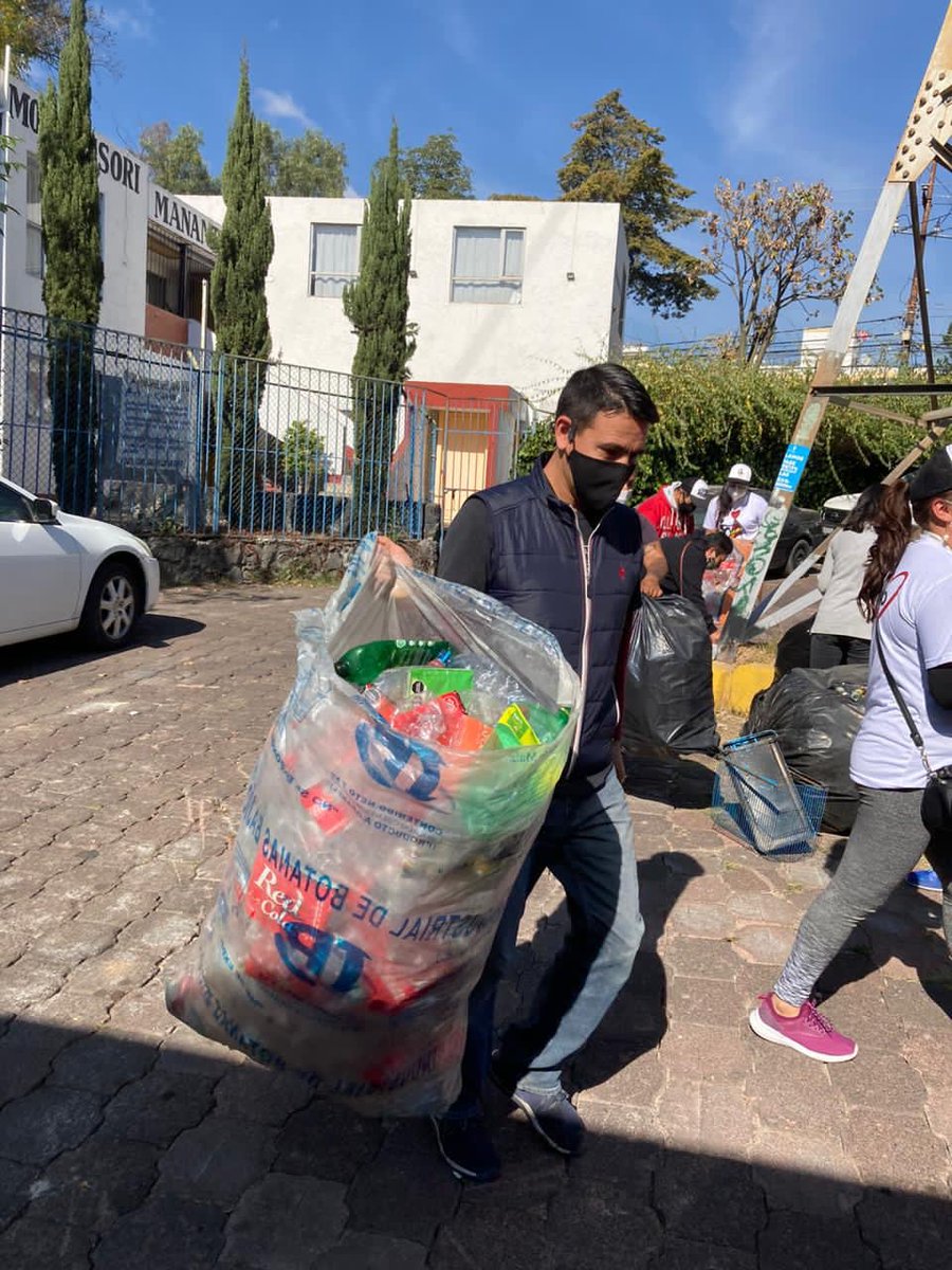 EscalandoV's tweet photo. ¡Por una @AlcaldiaAO verde!
El día de hoy, estuvimos con vecinos de las colonias:
🍀#CorpusChristi
🍀#Politoco
y nuestro valioso equipo de #EscalandoVidas, recolectando residuos valorizables que ya no se utilizan.
¡Te esperamos en la siguente jornada! #AOVerde.
@LaydaSansores https://t.co/ZVVZ41CruF