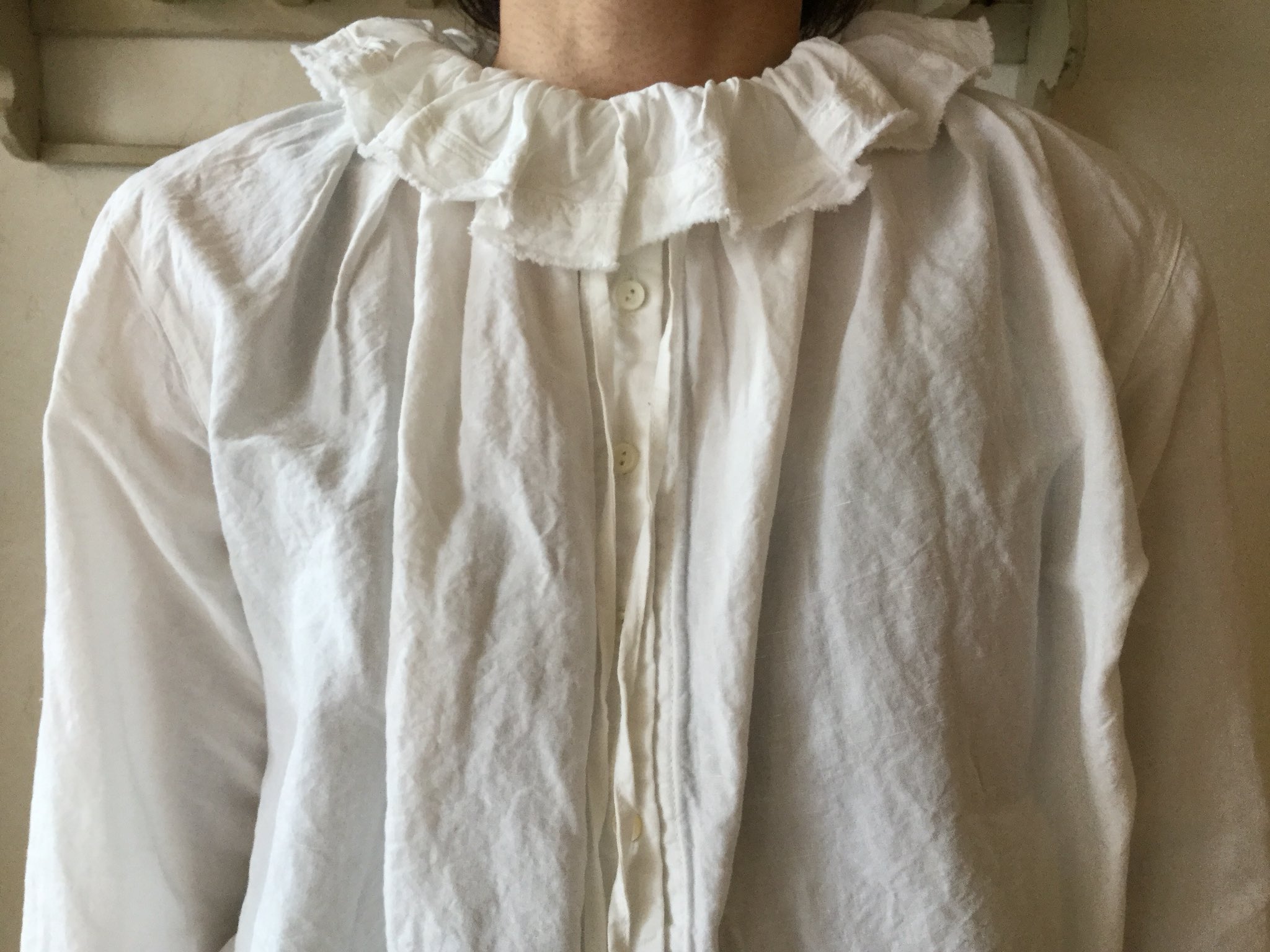 nest Robe コットンリネンダンガリーフリルシャツ インディゴ