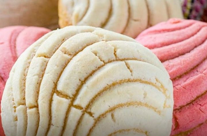 We in the middle of a pan dulce & yall can’t do simple shit like wash y...