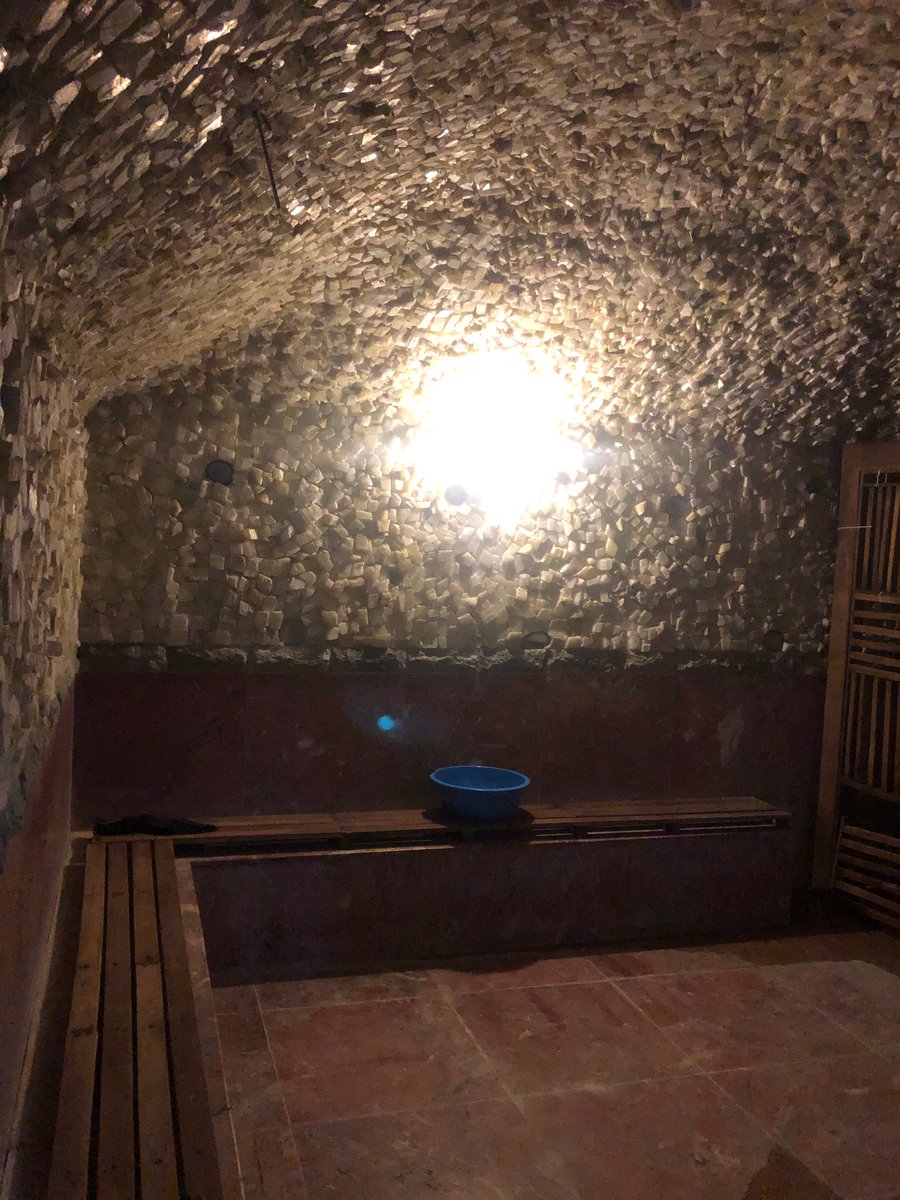 icetower77's tweet image. Golden Park မှာ လူရှင်းရင် Sex ဖြစ်တဲ့အခန်းလေး