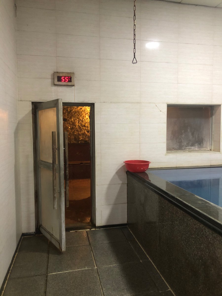 icetower77's tweet image. Golden Park မှာ လူရှင်းရင် Sex ဖြစ်တဲ့အခန်းလေး