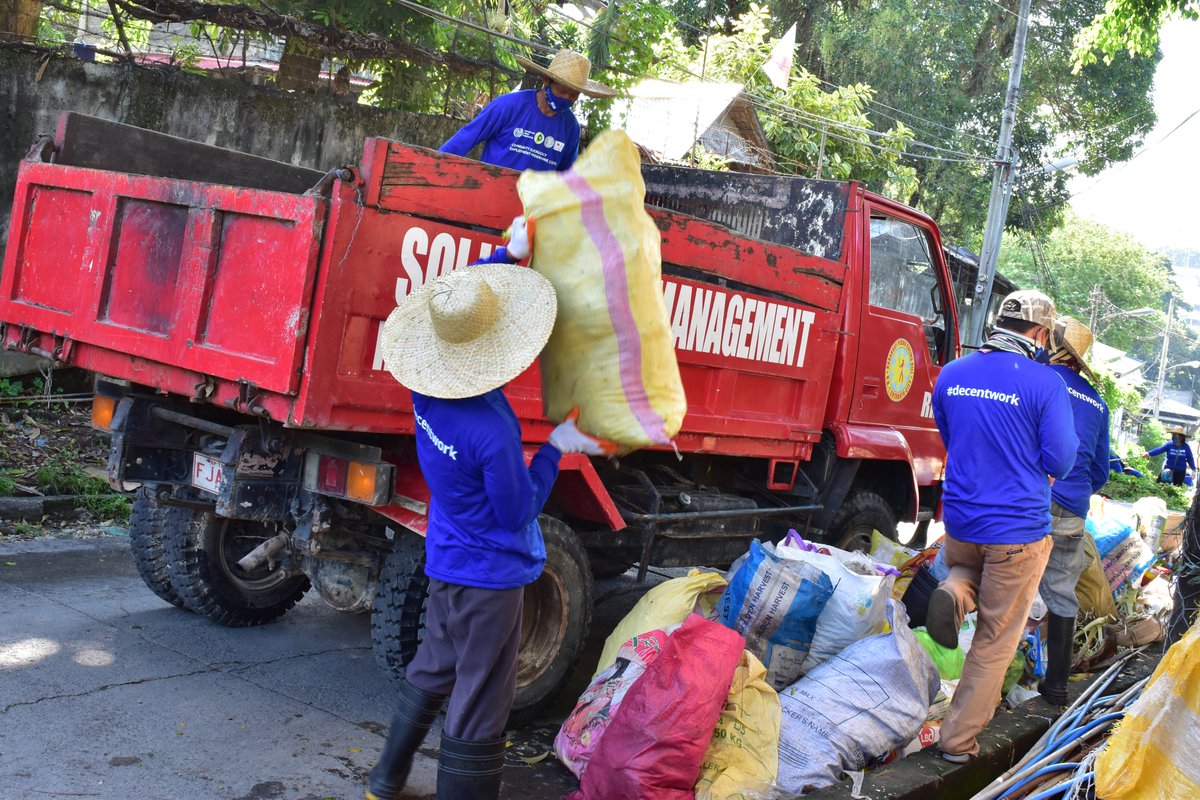 MinistryLabor's tweet photo. Implementation of Community Emergency Employment Program at Rosary Heights 1, Cotabato City
コタバト市ロザリーハイツ1での地域緊急雇用プログラムの実施
#SErbisyongMAnggagawa
#ILOJAPAN https://t.co/ZPBzHVwiPk