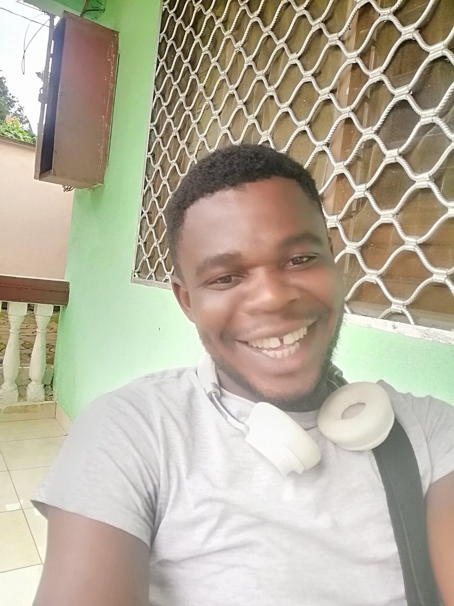 B. We all thought the date went well until uncle  @Raphael_Onans decided to post another fine boy pics. Shots were normally fired at him n one even came from  @fablyly1 (1). Den 4rm no where, auntie  @nln_lea advised him to also carry money when going on dates n not just suits..