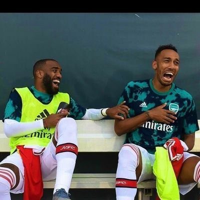 C. Before we knew it, news started circulating that oga invited sister  @Ap_b_ on a date without a dime on him. In fact, after she had sponsored the date, Mr cashless in suit still stole her 52k since he had exclusive access to her bag. CC  @237Drama Continue below  #237Recap 