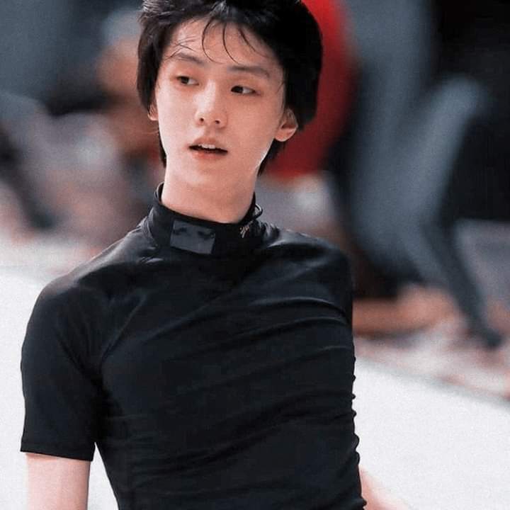 Happy Birthday Yuzuru Hanyu (   ) Yuzu, nagiisang tao na crush ko hahahaha 