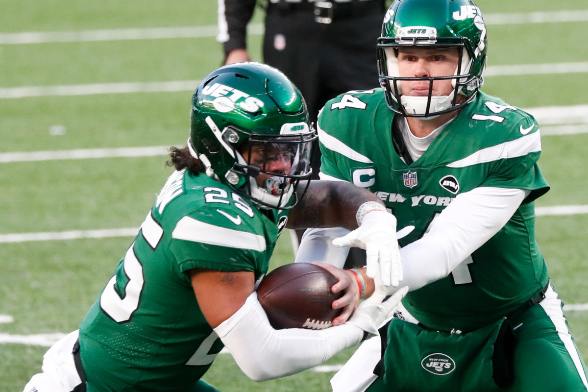 Ty Johnson, Josh Adams provide huge boost to Jets running game