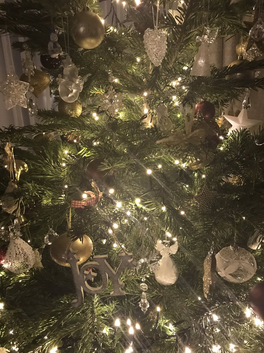 Love mornings, and the smell of the Christmas tree just makes it all the nicer.