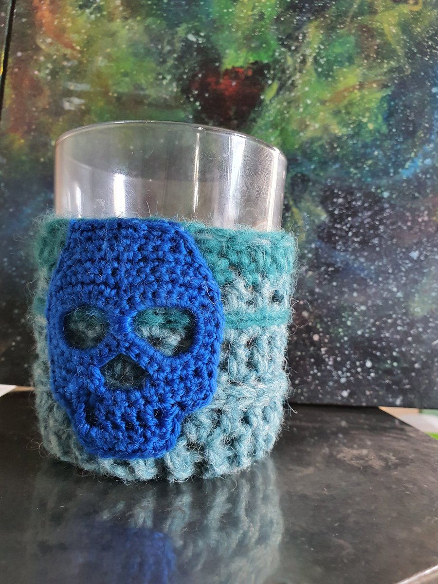 Playing with some appliques.... 

#crochet #applique #skull #motif #mugwrap #plantholder #blue #kiwicrafter #nzcrafter