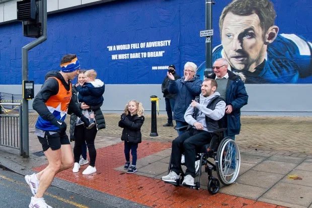 RLBarrieMc10's tweet photo. Back on the bike today 7 in 7 🏃 sounds almost impossible not to this fella our Captain &amp; everyone’s hero we’re all so very proud of him 

Keep telling this story! Raising £777,777 isn’t the end keep supporting Rob &amp; MNDA ❤️ 
#RunKevinRun #OneRobBurrow
 https://t.co/kNbrWzU4YW https://t.co/S1ZxavyKve