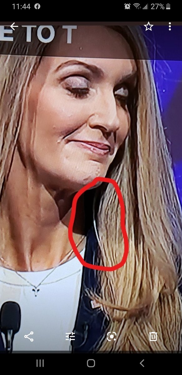 agorgeoussmile_'s tweet photo. @RandomUTFan @coryhalp @DianaLogue2 @jackhutton I saw what I saw and it wasn't hair nor an earring. #StepfordSenator was getting help cuz her bimbo ass couldn't handle the heat. Nobody's that mechanical, monotine, and repeatative. They need to fire the fool that was feeding her that slop. IDGAF...lying bitch...#BarbieBimbo https://t.co/ULlubUASrJ