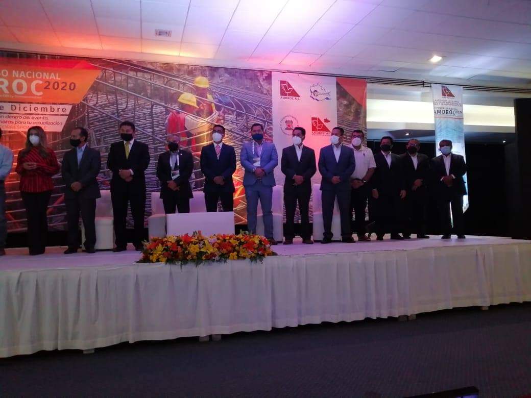 a_caeo's tweet photo. #Entérate | Nuestra Presidenta M.Arq Denisse Arandia Valencia estuvo presente en la toma de protesta del IX CONSEJO DIRECTIVO AMDROC A.C. Delegación Oaxaca 2021-2022. Éxito a los nuestros arquitectos que integran este nuevo Consejo. #CAEO #FCARM #AMDROC https://t.co/tMQAx3oG8O