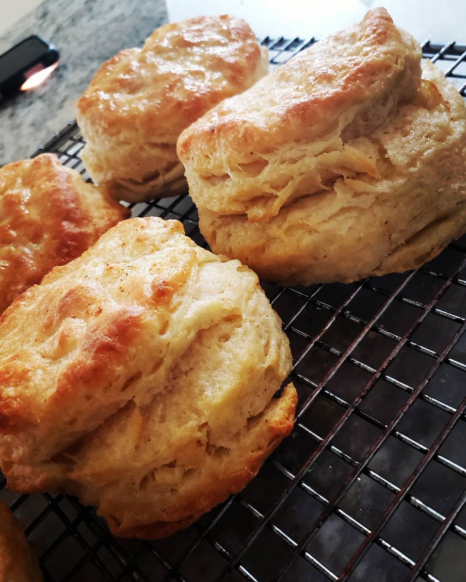 unionpigbbq's tweet photo. Sunday Morning Buttermilk #Biscuits #layers #butter #unionpigbbq https://t.co/L80MWN9cWn