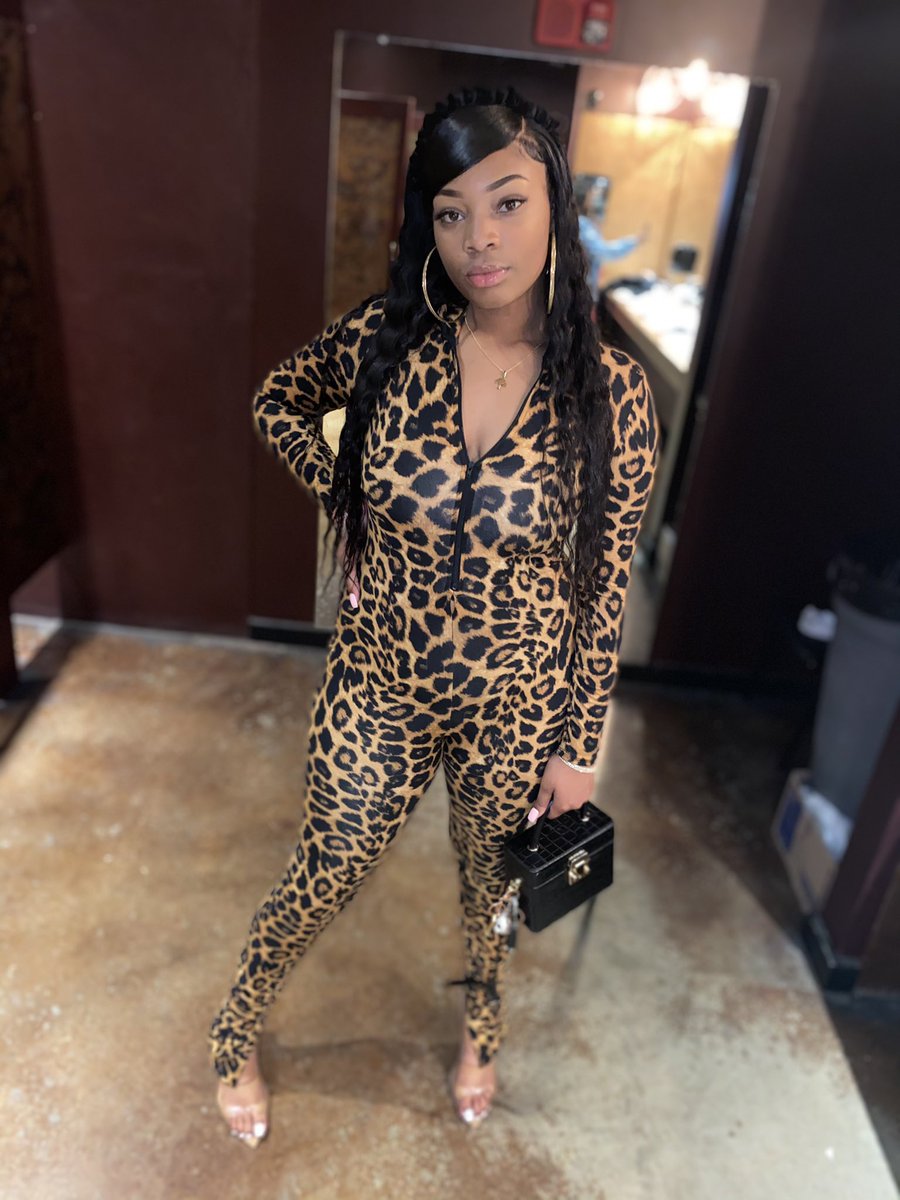 keshayee_'s tweet photo. It’s a bad bitch party, you can not get in 🤎 https://t.co/B1YKY3eMWl