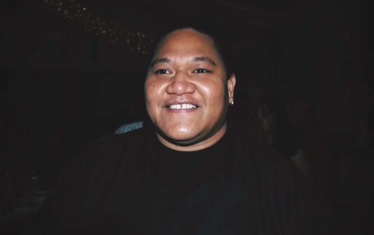 dat1girlNAN's tweet photo. Its 10 oclock @ night on a Sunday and I can hear Kontiki blasting from my parents room. Not them knowing how to watch it on YouTube from their flat screen 🤣. REST IN LOVE to a music legend, my Uncle, Voka Mataele! 🕊💎✨ #KontikiForever #Mataele💪🏾 https://t.co/Dss1wMbgzI